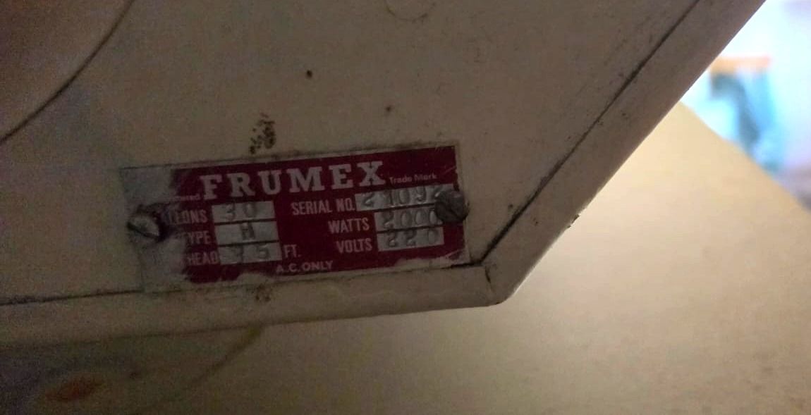 Frumex rating plate showing 30 gallons, 2000 watts, 220 volts and a 35 foot working head